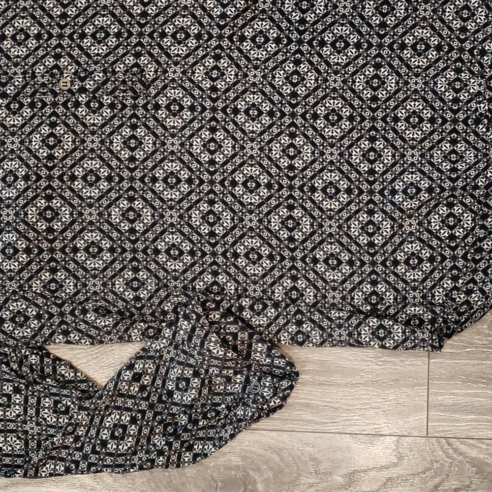 3/$12 Blouse Tunic V Neck Button Down Black Grey White XL-runs small - Picture 11 of 13